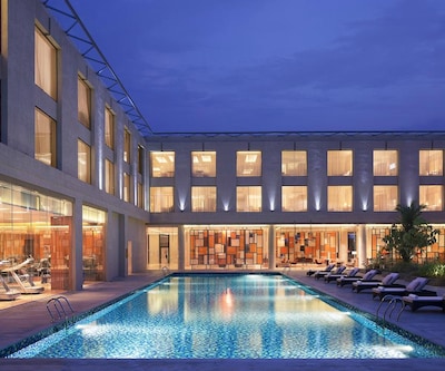 Courtyard By Marriott Kochi Airport